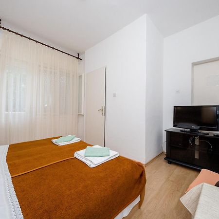 Apartments Mladenka In Банёл Номер фото