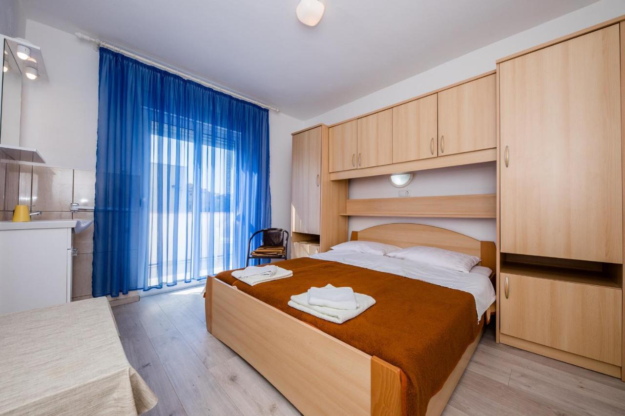 Apartments Mladenka In Банёл Экстерьер фото